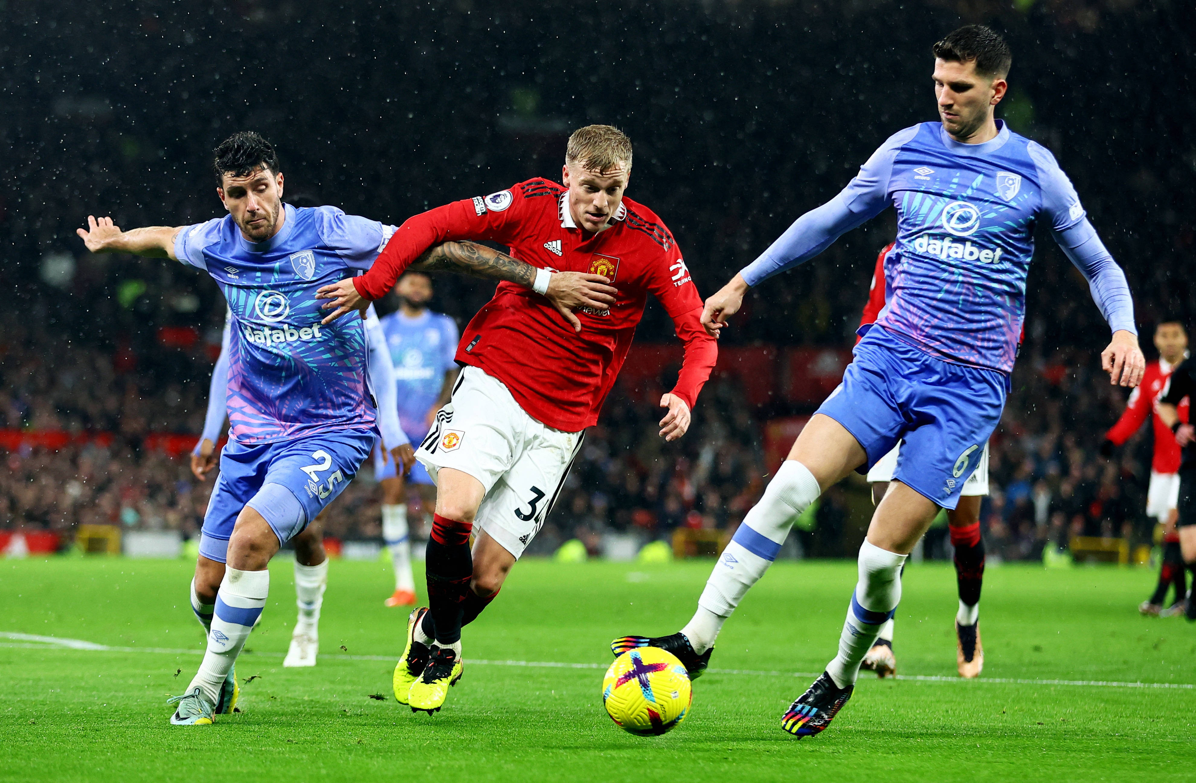 曼城主场告捷，联赛领先舒服的简单介绍