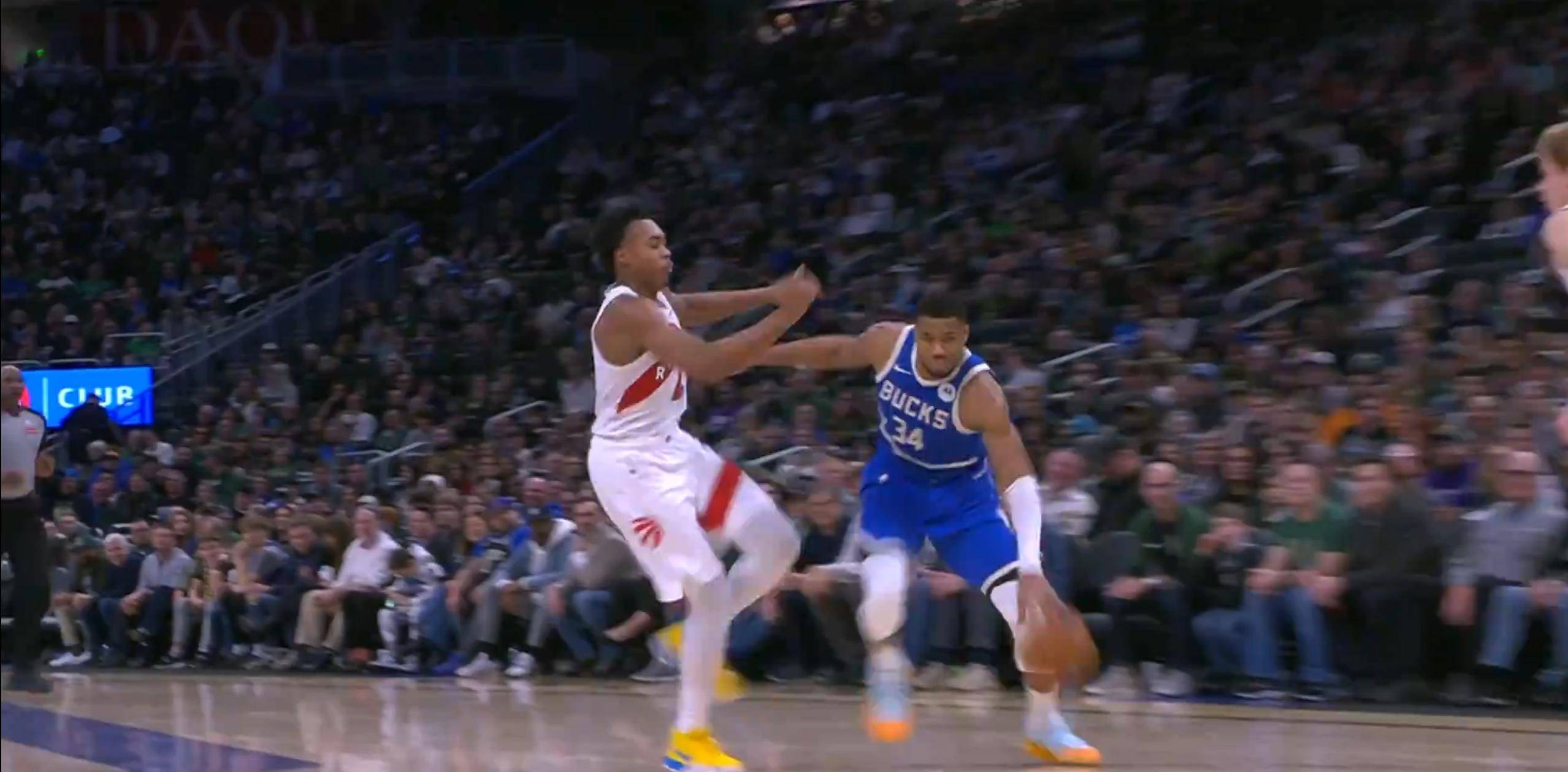  字母哥爆冷击败DWG，战术调整引爆全场！