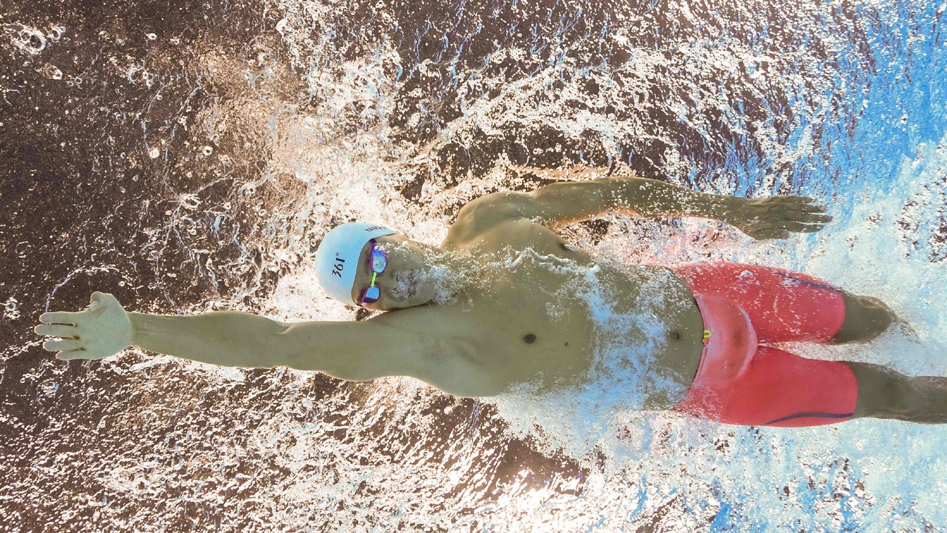 田径赛场焦点！荷兰队对阵德国队，关键一战，双方鏖战至最后一刻